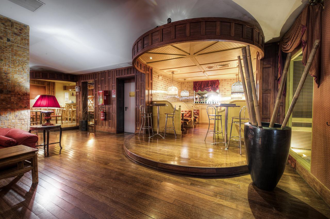 Grand Colony Hotel 3*