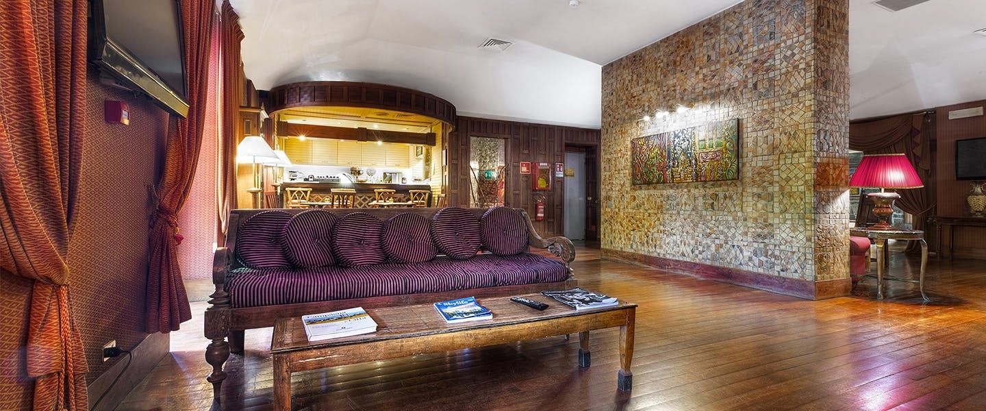 Hotel Grand Colony 3*